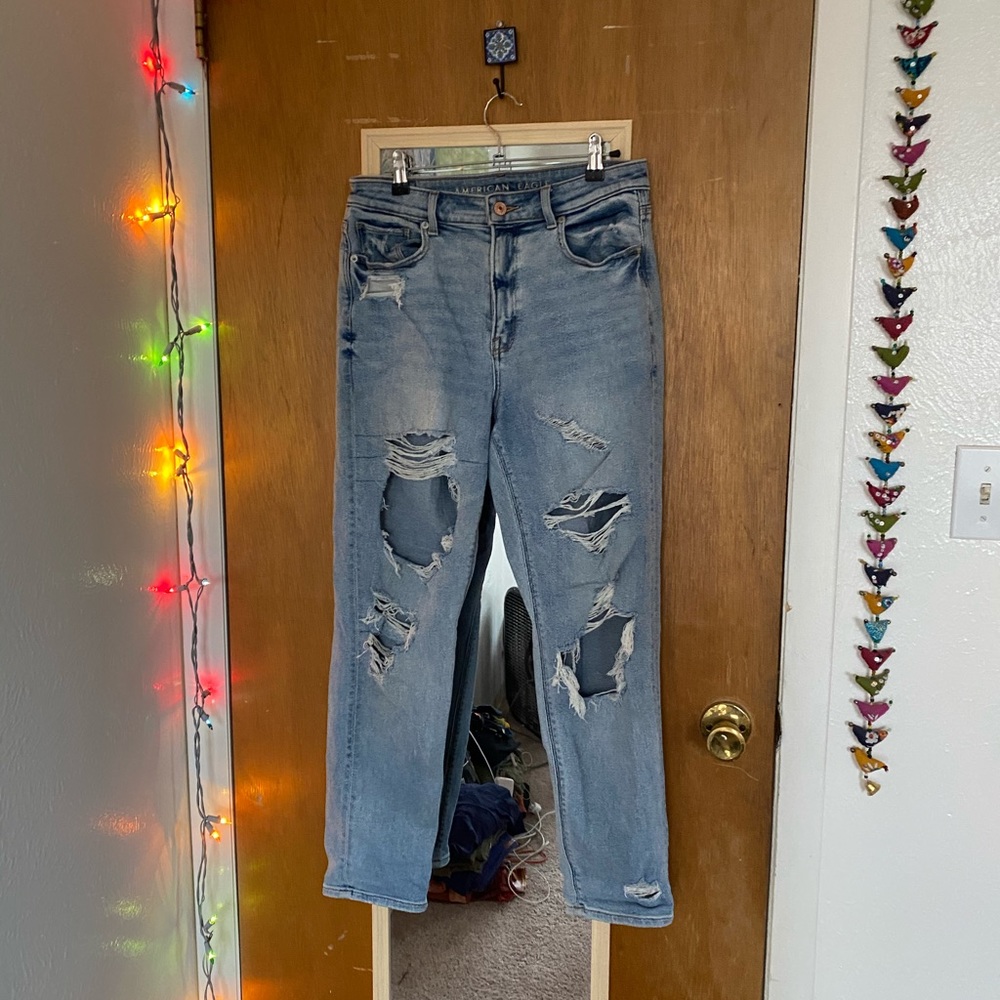American eagle ripped boyfriend jeans